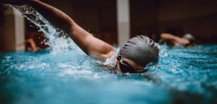 Интервальные тренировки в воде повышают физическую работоспособность у взрослых с хроническими заболеваниями