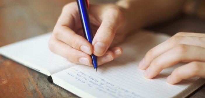 Написание от руки улучшает работу мозга больше, чем набор текста на клавиатуре